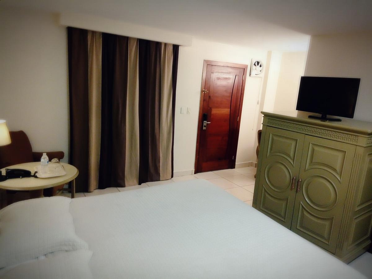 Hotel Martell Сан Педро Сула Екстериор снимка